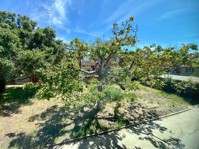1076 Grand Avenue, South San Francisco CA: https://media.crmls.org/mediaz/47ce656c-952c-49fe-86e9-c1098ad3740c.jpg