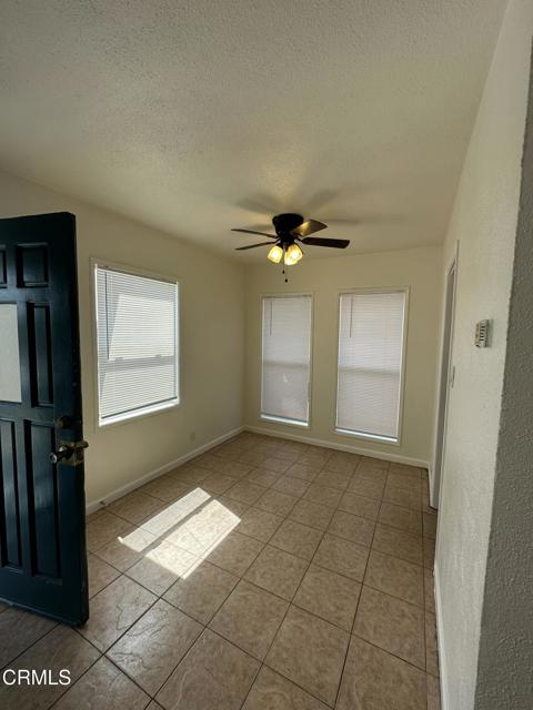 135 N Roosevelt Avenue, Oxnard CA: https://media.crmls.org/mediaz/47ce6c62-54af-495f-afe8-7427312d971d.jpg