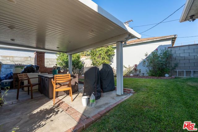 2031 W 98th Street, Los Angeles CA: https://media.crmls.org/mediaz/47cef47a-d69f-47e2-b1ae-edb5a083ae74.jpg