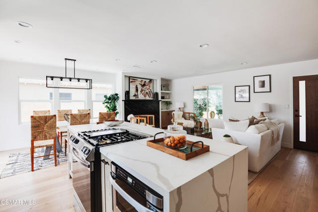 14322 W Collins Street, Sherman Oaks CA: https://media.crmls.org/mediaz/47d08094-b500-4b29-ac09-73cab33981aa.jpg