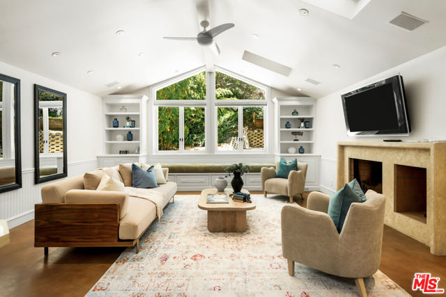 508 GLEN Trail, Topanga CA: https://media.crmls.org/mediaz/47d0860f-c117-4c28-a636-ae1c81efb910.jpg