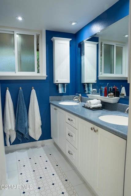1694 Margate Place, Westlake Village CA: https://media.crmls.org/mediaz/47d09d9f-7fd1-45a8-b849-9641c8a8be29.jpg