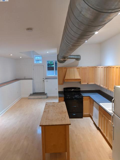 Image 34 of 40 For 2622 Kingsland Ave