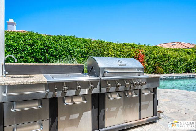 3770 Torito Circle, Palm Springs CA: https://media.crmls.org/mediaz/47d0f35b-2fd8-4b47-96e9-1667b9f035f1.jpg