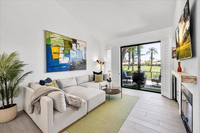 55334 Riviera, La Quinta CA: https://media.crmls.org/mediaz/47d1133a-06ac-4432-ba6a-17f09b953d9b.jpg