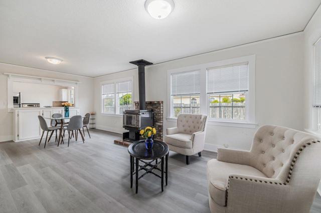 1490 Cabrillo Highway, Half Moon Bay CA: https://media.crmls.org/mediaz/47d1aa67-5dbc-4663-b2a5-12ae3eda5df8.jpg