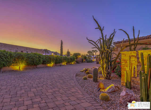 3 Coronado Court, Rancho Mirage CA: https://media.crmls.org/mediaz/47d1cb9c-1961-478f-b8bb-afc46f8aa58f.jpg