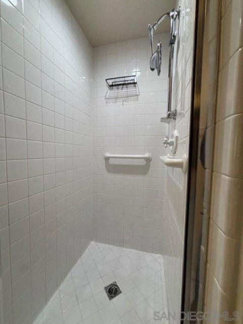 8641 Via Mallorca, La Jolla CA: https://media.crmls.org/mediaz/47d29e1f-e8e9-461d-b7a7-f9cf8111db31.jpg