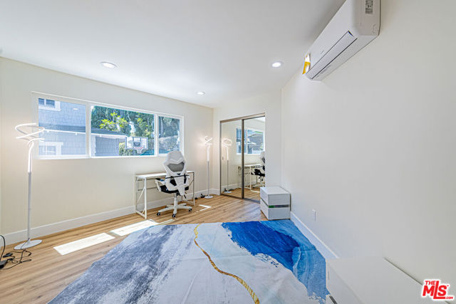 5633 La Mirada Avenue, Los Angeles CA: https://media.crmls.org/mediaz/47d3088f-d1ea-426e-85b6-dd6ea2fcdbca.jpg