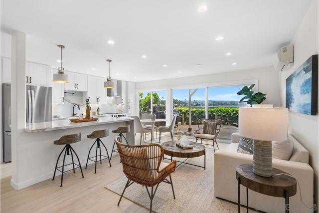 4007 Crown Point Drive, San Diego CA: https://media.crmls.org/mediaz/47d3c19b-101b-43f3-9000-7488304f12b2.jpg