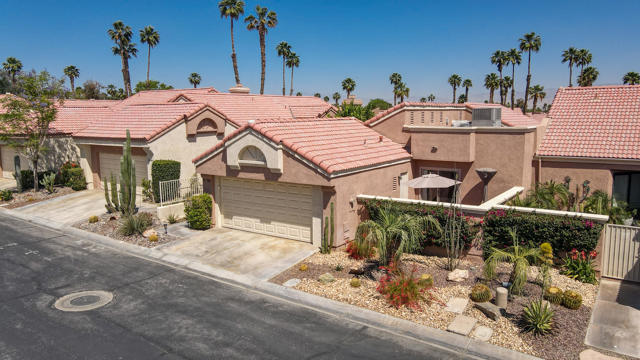 76948 Scimitar Way, Palm Desert CA: https://media.crmls.org/mediaz/47d41fe7-8dcd-460c-8c34-f73a4b83baef.jpg
