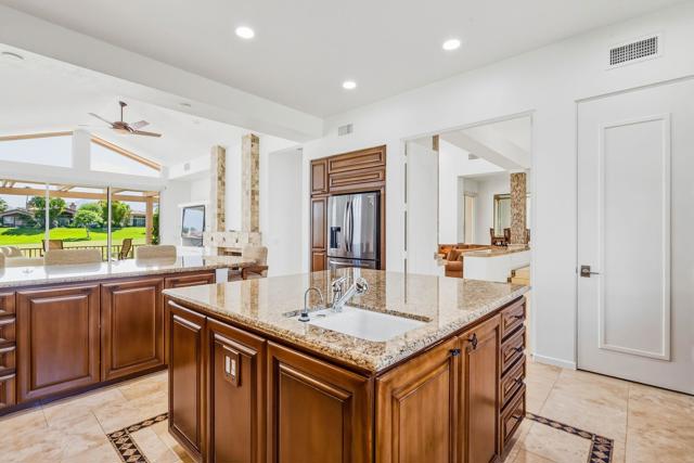 801 Deer Haven Circle, Palm Desert, CA 92211