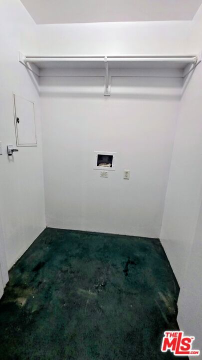 849 S Broadway, Los Angeles CA: https://media.crmls.org/mediaz/47d535b8-bd7e-4599-a177-d844c49ff0c3.jpg