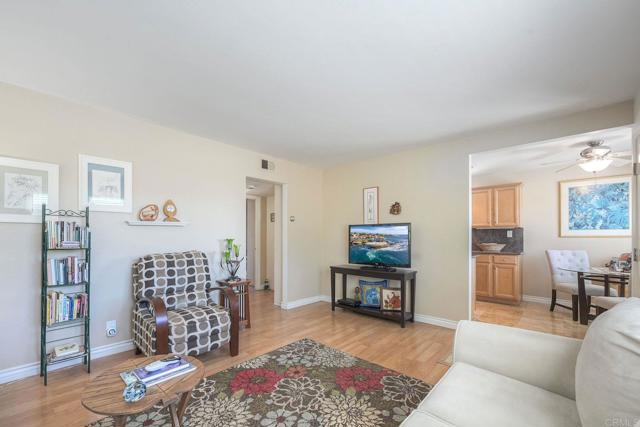 3711 Mira Pacific Drive, Oceanside CA: https://media.crmls.org/mediaz/47d626b8-78c2-4d98-a023-ed7015233a73.jpg