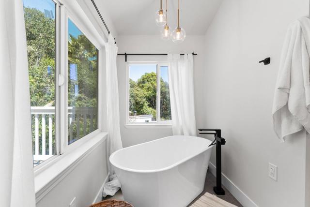 532 Moonrise Lane, Aptos CA: https://media.crmls.org/mediaz/47d6df42-598b-4e28-ad3c-2ce0e8b2695c.jpg
