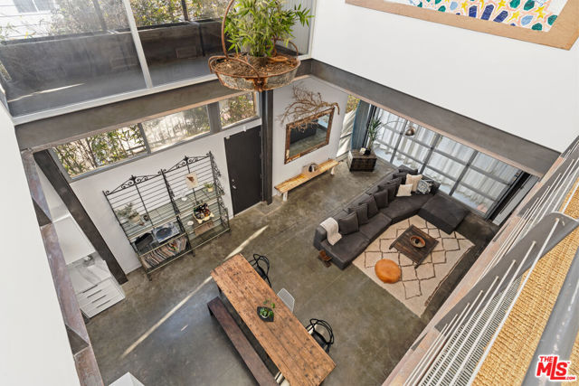 25 Brooks Avenue, Venice CA: https://media.crmls.org/mediaz/47d86bce-aef4-40eb-9679-0625d054abc7.jpg