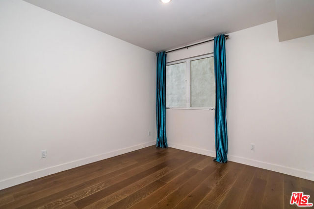 1912 W Liberty Court, Los Angeles CA: https://media.crmls.org/mediaz/47d8aeac-57e5-4ccf-87d8-26986b07db11.jpg