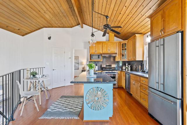 399 Sea Ridge Road, Seacliff CA: https://media.crmls.org/mediaz/47d9a35b-38e4-41aa-8ad6-7da9967cd56c.jpg
