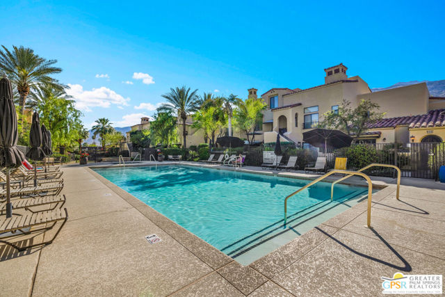 213 Villorrio Drive, Palm Springs, CA 92262