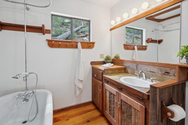 2120 Pack Trail, Mount Shasta CA: https://media.crmls.org/mediaz/47dad6ed-d62b-45b0-97ce-33da443b0f12.jpg