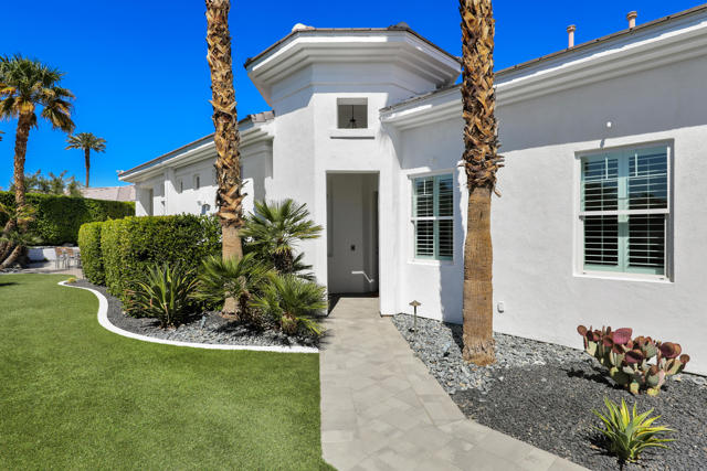 80360 Via Valerosa, La Quinta CA: https://media.crmls.org/mediaz/47dcc42f-d93f-4c1e-928e-906760d60b00.jpg