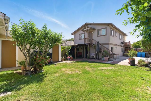 109 Dumbarton Avenue, Redwood City CA: https://media.crmls.org/mediaz/47dd142b-f1da-4a68-a026-9faf4f1b79ee.jpg