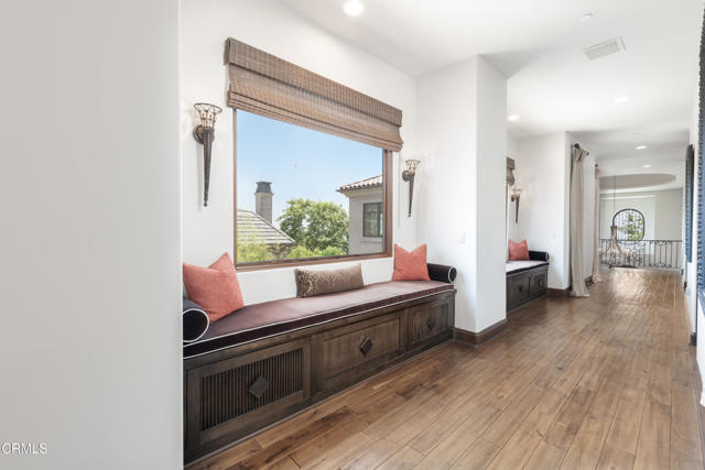 2330 Crystal Lane, Pasadena CA: https://media.crmls.org/mediaz/47dd32c6-6046-4c2e-89d3-94ee8e54ada0.jpg