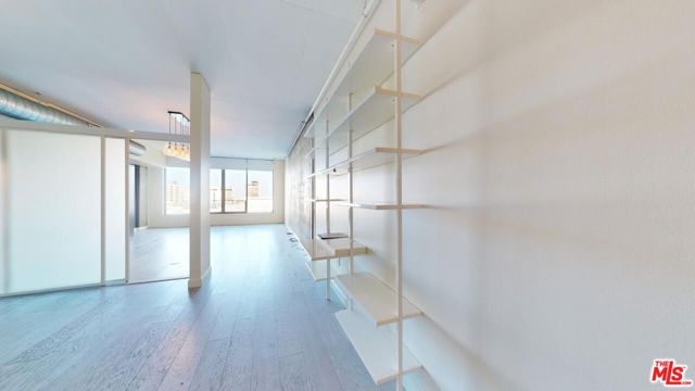 1111 S Grand Avenue, Los Angeles CA: https://media.crmls.org/mediaz/47dd7d3d-ed20-43b7-8246-7151b4beee9a.jpg