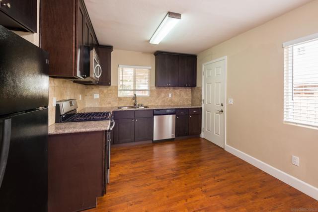 Image 3 of 13 For 6515 Osler St