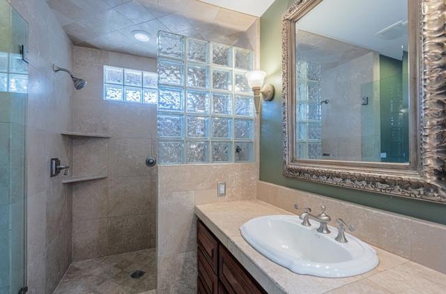 10883 Assisi Way, Salinas CA: https://media.crmls.org/mediaz/47de92c4-0cb3-477c-b5fc-a68ce0a0dc9f.jpg