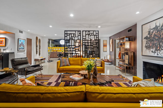 2455 S Via Lazo, Palm Springs CA: https://media.crmls.org/mediaz/47df560b-cd0d-4cfb-9fd5-24af8be0f5a5.jpg