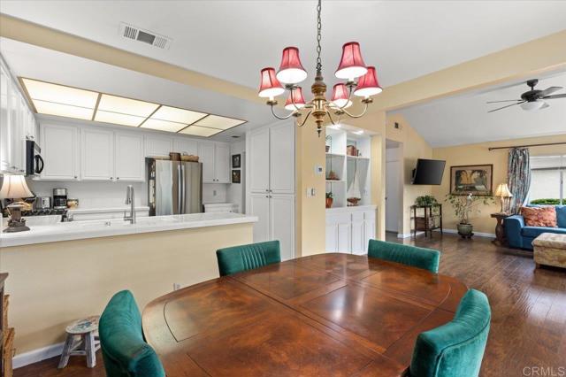 1209 La Verde Lane, San Marcos CA: https://media.crmls.org/mediaz/47df7262-3c26-458b-b1d3-d4e685fdfbf4.jpg