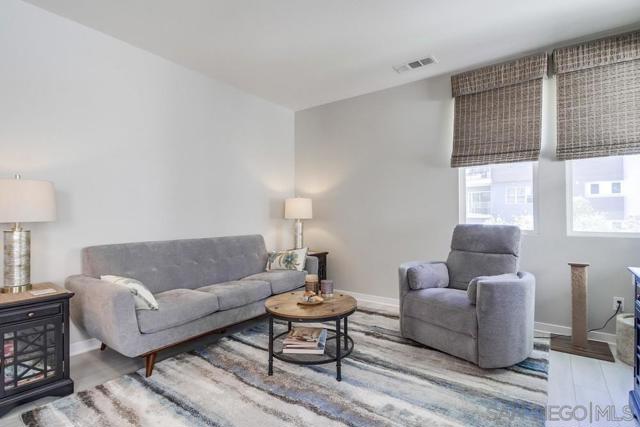2092 Tango Loop, Chula Vista CA: https://media.crmls.org/mediaz/47df8d87-80f4-4290-942b-ff60f839476d.jpg