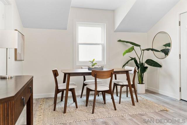 453 Westbourne St, La Jolla CA: https://media.crmls.org/mediaz/47e04dbc-55c8-4f7f-8a11-f19914d9dd19.jpg