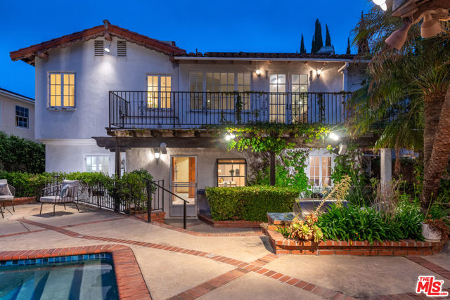 475 S Rodeo Drive, Beverly Hills CA: https://media.crmls.org/mediaz/47e08099-4c68-4fde-aa1e-7230d7838607.jpg