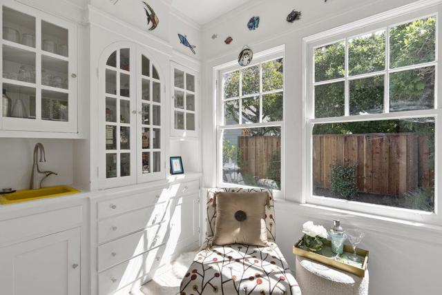 774 Edgewood Road, San Mateo CA: https://media.crmls.org/mediaz/47e0a956-0784-4e9f-b7c7-a80ca7cdfc7d.jpg