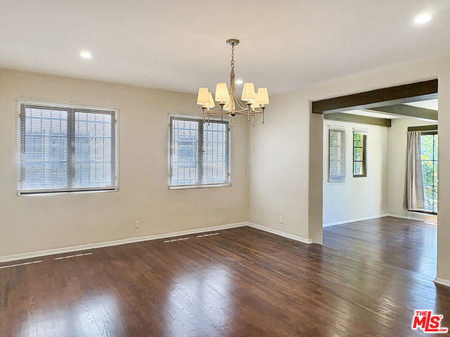 170 N Orange Drive, Los Angeles CA: https://media.crmls.org/mediaz/47e0da09-b741-4361-8956-194ed66a87c7.jpg