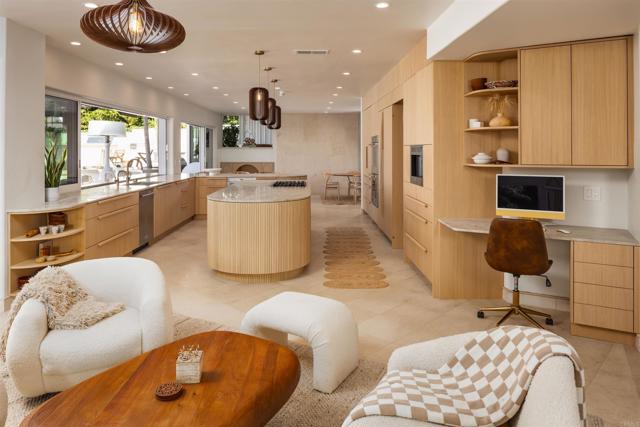 Detail Gallery Image 13 of 75 For 1904 via Casa Alta, La Jolla,  CA 92037 - 7 Beds | 7/2 Baths
