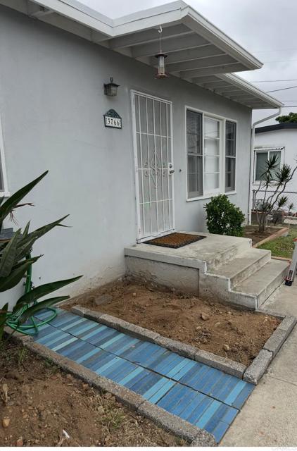 3766 King, La Mesa CA: https://media.crmls.org/mediaz/47e1ccea-8bff-4c05-be7e-db265bee8ee4.jpg