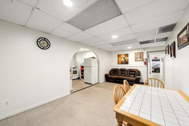 Image 38 of 73 For 13610 Willow Rd.