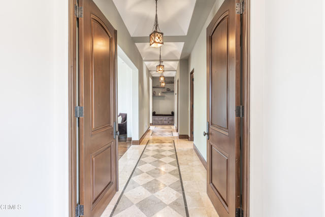 2330 Crystal Lane, Pasadena CA: https://media.crmls.org/mediaz/47e3d466-9d1e-4710-b99b-74c6984fa977.jpg