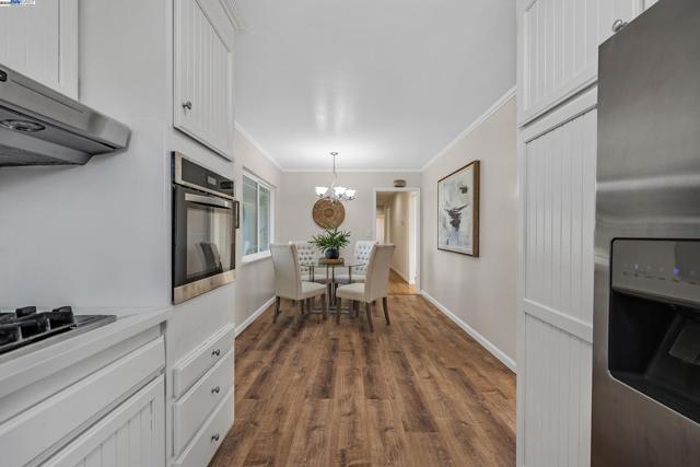 5266 Troy Ave, Fremont CA: https://media.crmls.org/mediaz/47e4247c-a32e-40d7-9009-ee4af4f73548.jpg