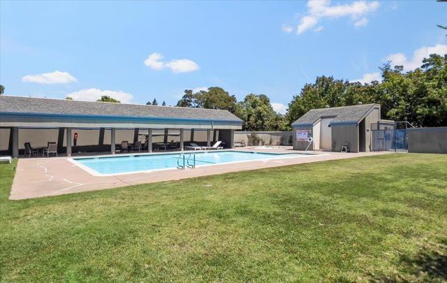 840 Sea Spray Lane, Foster City CA: https://media.crmls.org/mediaz/47e44bd2-839f-4084-a5cf-8b5920a24024.jpg