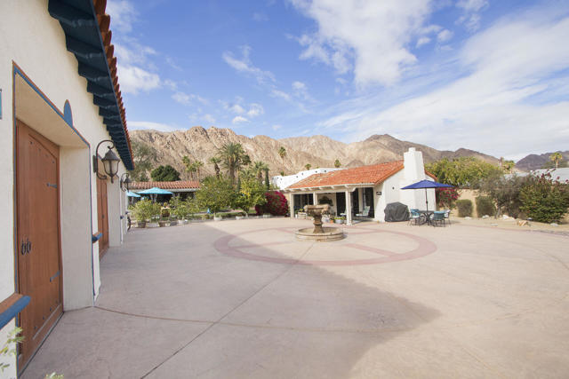 52404 Avenida Rubio, La Quinta CA: https://media.crmls.org/mediaz/47e50e13-31ee-4424-8092-c8a63b3ffe90.jpg
