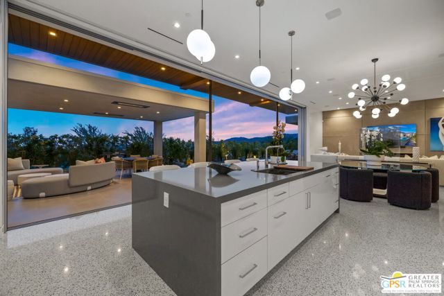 2381 Vista Palizada Drive, Palm Springs CA: https://media.crmls.org/mediaz/47e56a2d-acfb-407a-83f2-e7f87829ebdd.jpg