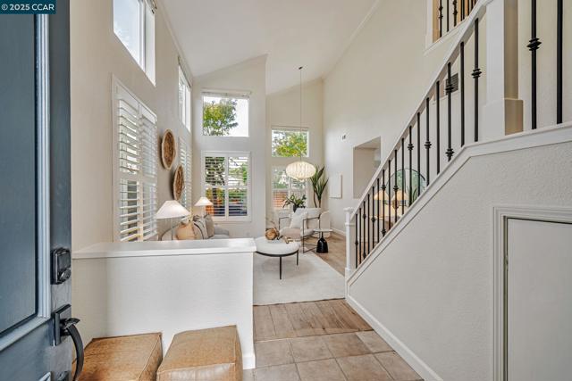 115 Sapphire Ct, San Ramon CA: https://media.crmls.org/mediaz/47e58c0a-cdbc-48b8-a11b-c17188860d9d.jpg