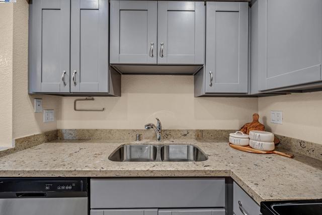 254 Eastridge Dr, San Ramon CA: https://media.crmls.org/mediaz/47e5a5e8-63c7-4d36-96d9-da0f45620dc7.jpg