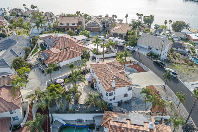 22633 Inspiration Pt, Canyon Lake CA: https://media.crmls.org/mediaz/47e5d817-79c0-4ca7-b9c1-90e56ebc0b49.jpg