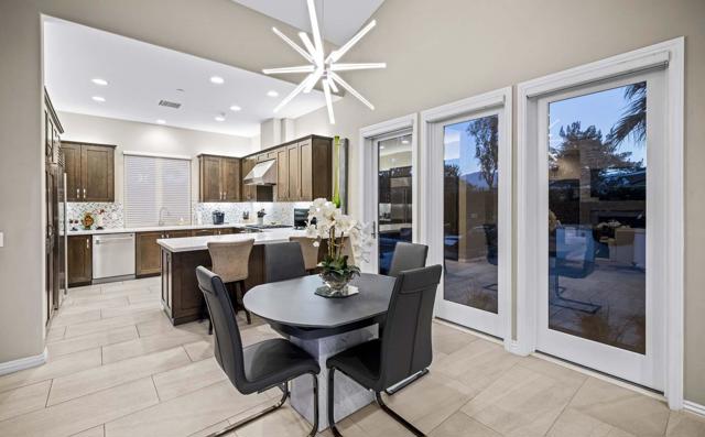 76054 Via Saturnia, Indian Wells CA: https://media.crmls.org/mediaz/47e63fbf-14e5-482b-a443-a865e12e9e52.jpg