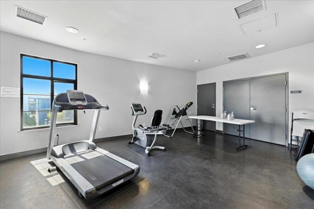 10745 N De Anza Boulevard, Cupertino CA: https://media.crmls.org/mediaz/47e6629b-ea32-4fb2-804a-f8d930684128.jpg